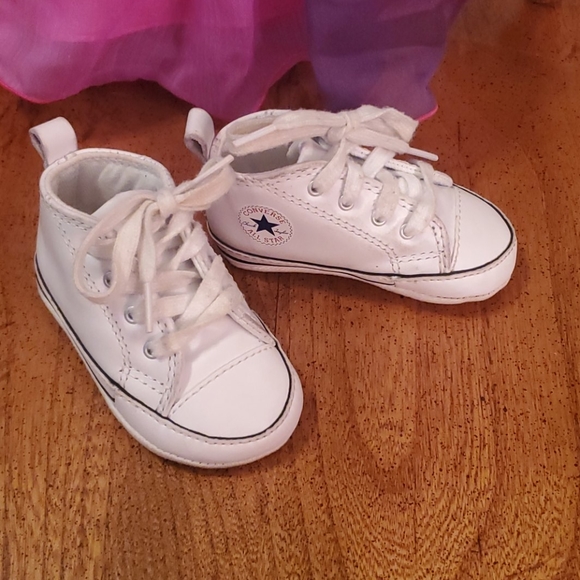 size 2 converse shoes